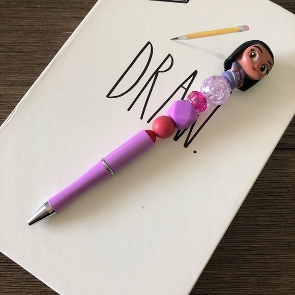 Disney Doorables: Wish: Asha handmade beaded pen - Picture 2 of 3